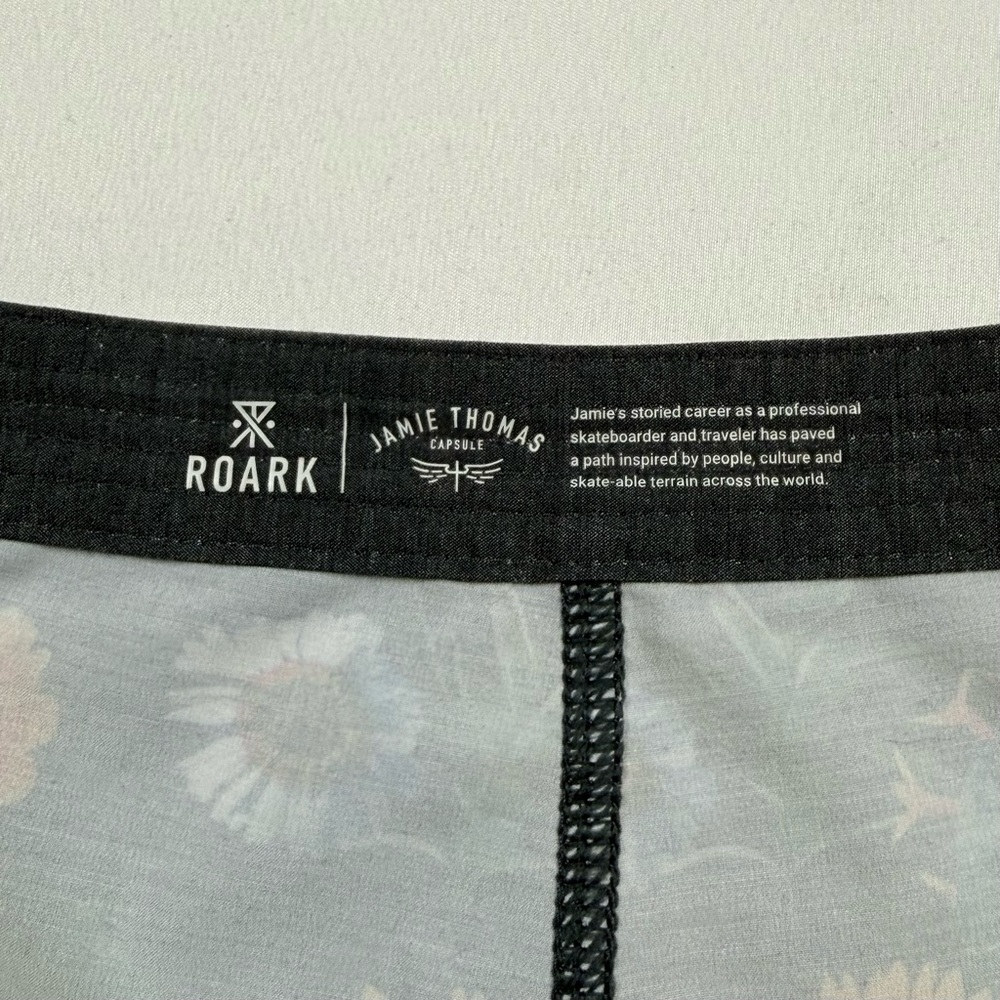 Roark Jamie Thomas Mens Chiller Board Shorts Sz 30 Floral AOP Snakes Scorpion A8 - Picture 3 of 9
